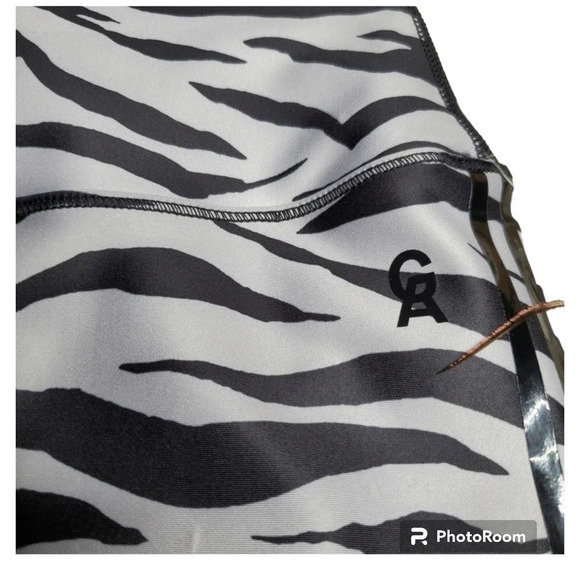 Good American Core Strength Zebra Print Legging - Picture 4 of 8